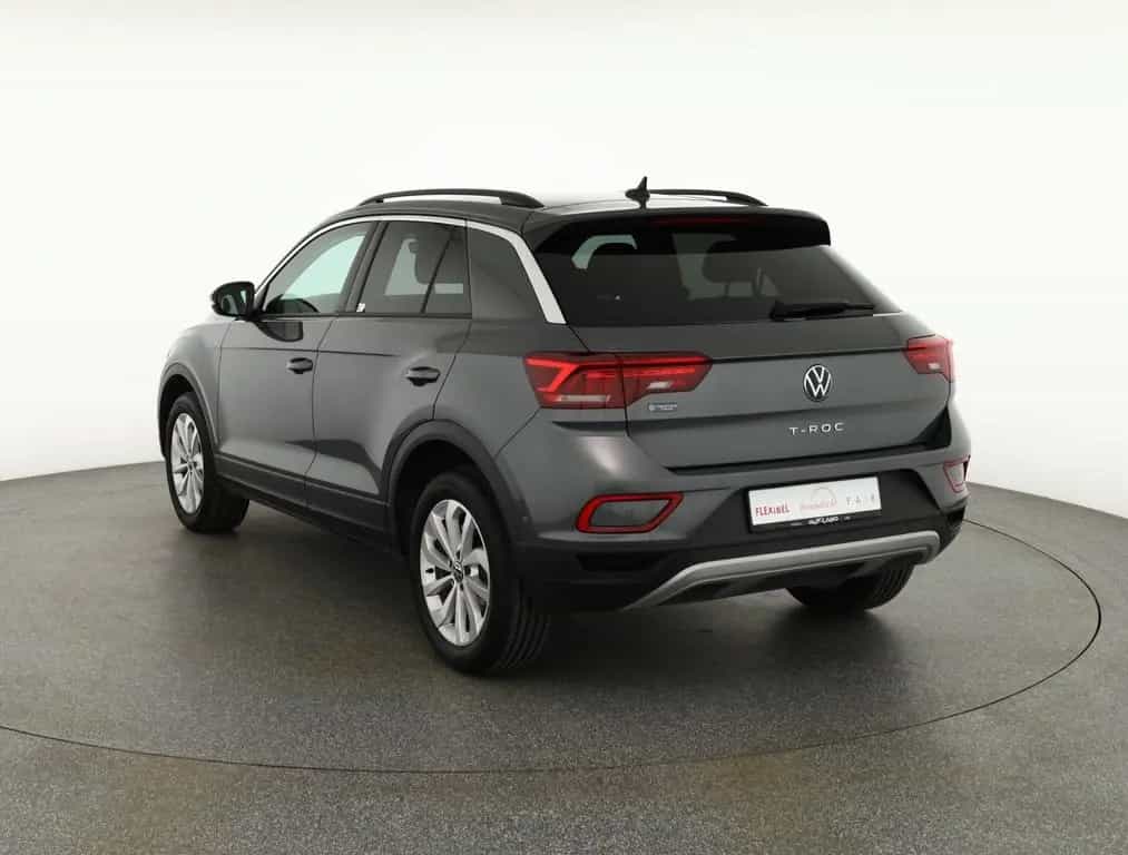 Volkswagen T-Roc 1.5 TSI DSG LED ACC Kamera 04/2025-photo-2