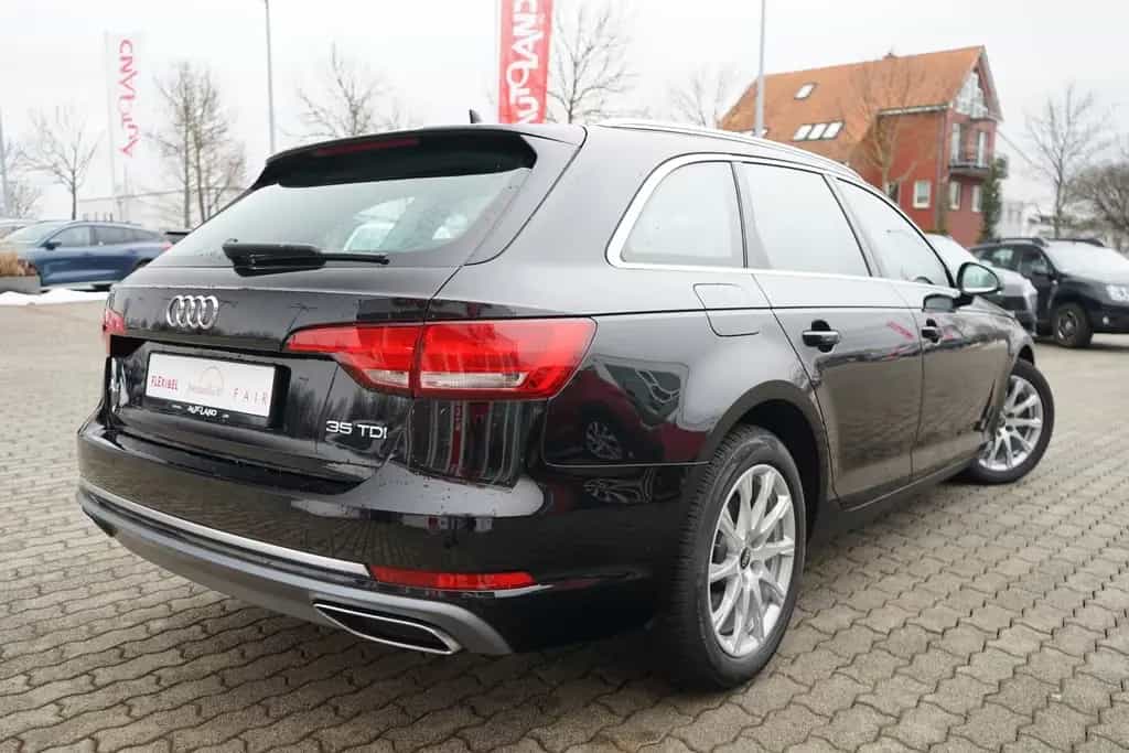 Audi A4 Avant 35 2.0 TDI sport Bi-Xenon Navi Tempomat 11/2018-photo-4