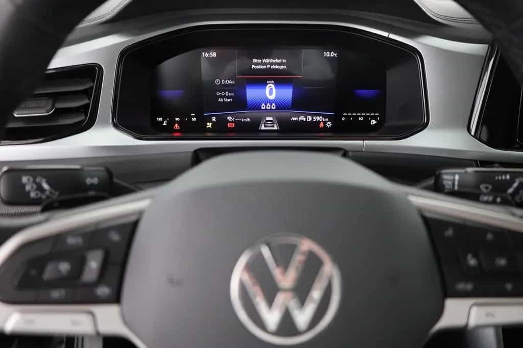 Volkswagen T-Roc 1.5 TSI DSG LED ACC Kamera 04/2025-photo-17
