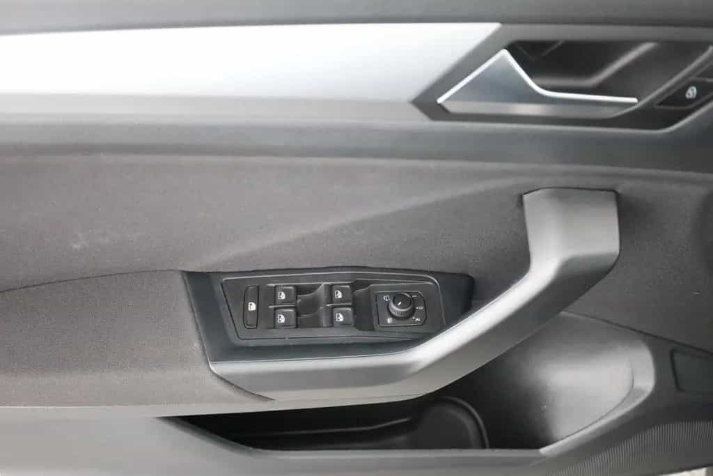 Volkswagen T-Roc 1.5 TSI DSG LED ACC Kamera 04/2025-photo-21