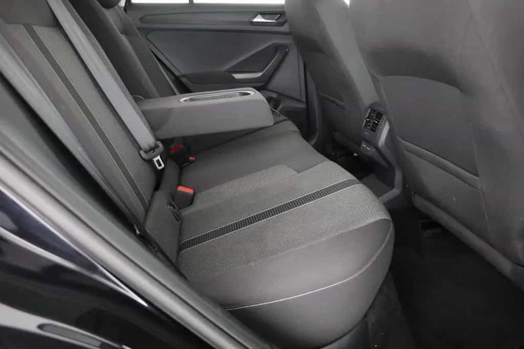 Volkswagen T-Roc 1.5 TSI DSG LED ACC Kamera 04/2025-photo-24