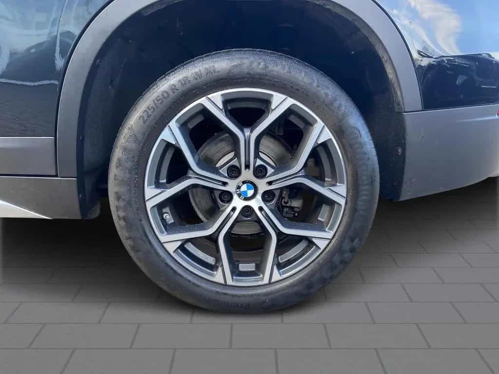 BMW X1 sDrive18d xLine AHK Navi LED PDC SHZ T-Leder 01/2021-photo-5