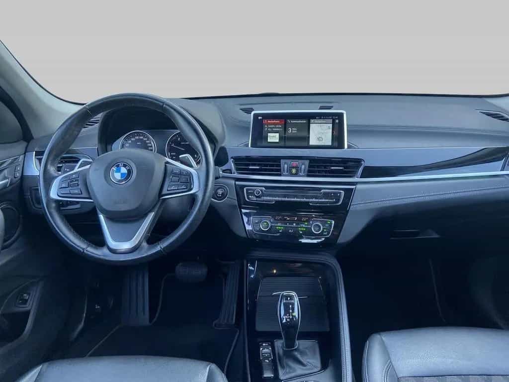 BMW X1 sDrive18d xLine AHK Navi LED PDC SHZ T-Leder 01/2021-photo-6