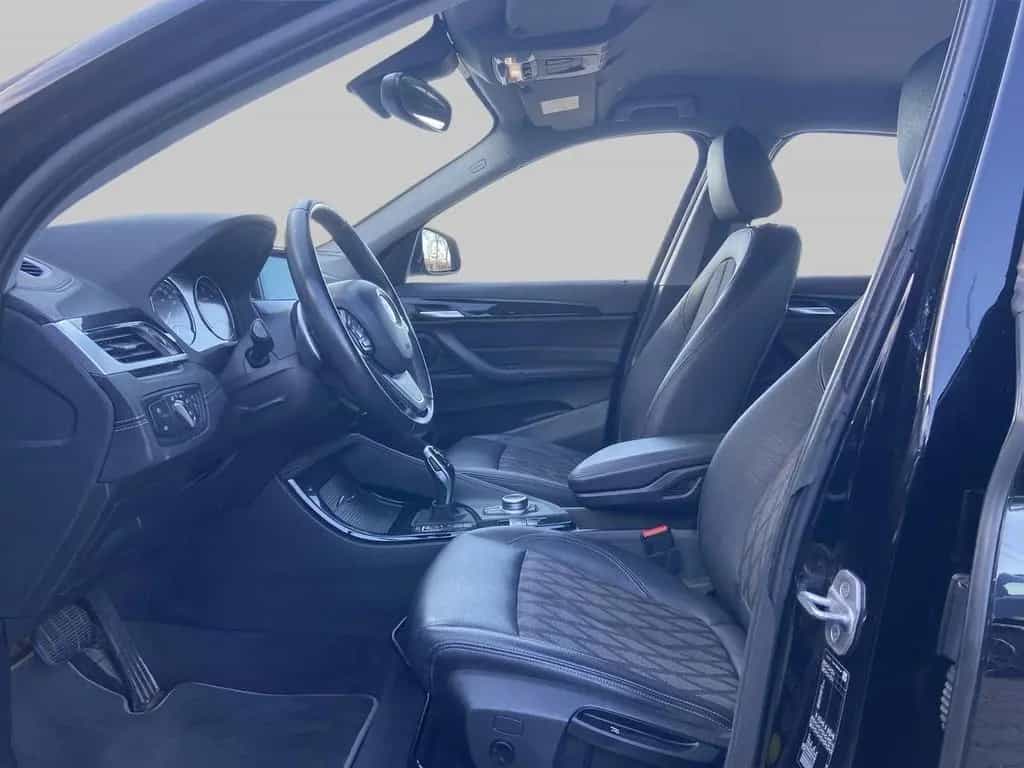 BMW X1 sDrive18d xLine AHK Navi LED PDC SHZ T-Leder 01/2021-photo-8