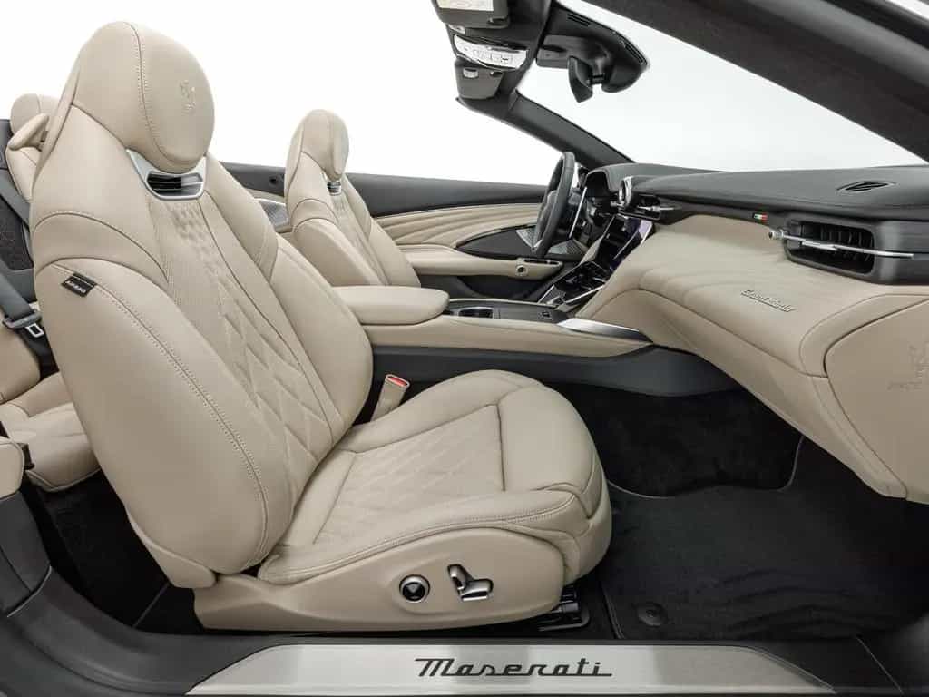 Maserati GranCabrio Modena VERDE GIADA + FUORISERIE 01/2026-photo-17