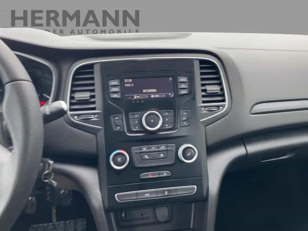 Renault Megane IV 1.2 TCe 100 Energy Grandtour Life Klim 10/2017-photo-12