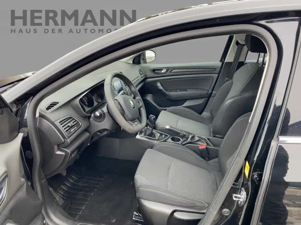 Renault Megane IV 1.2 TCe 100 Energy Grandtour Life Klim 10/2017-photo-8