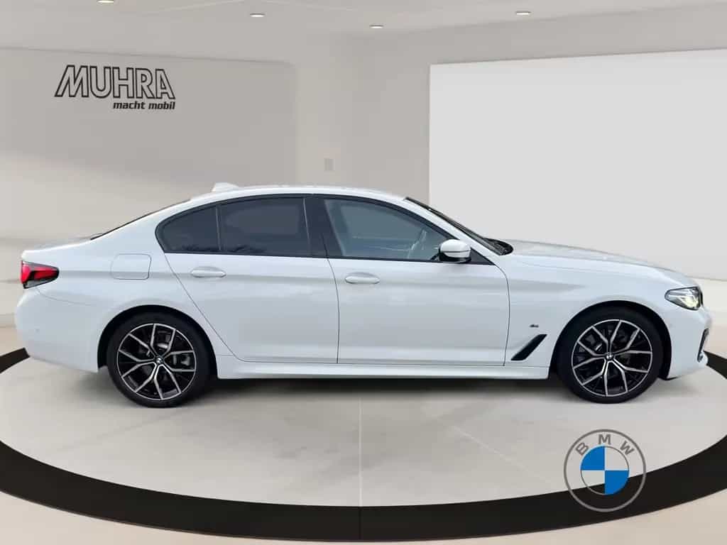 BMW 5 Series 520d Lim M Sport 19" HUD Lenkradhzg. Laserlicht 12/2021-photo-5