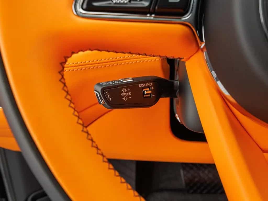 Bentley Bentayga S V8 / Mandarin - Lederfarbe 02/2024-photo-16