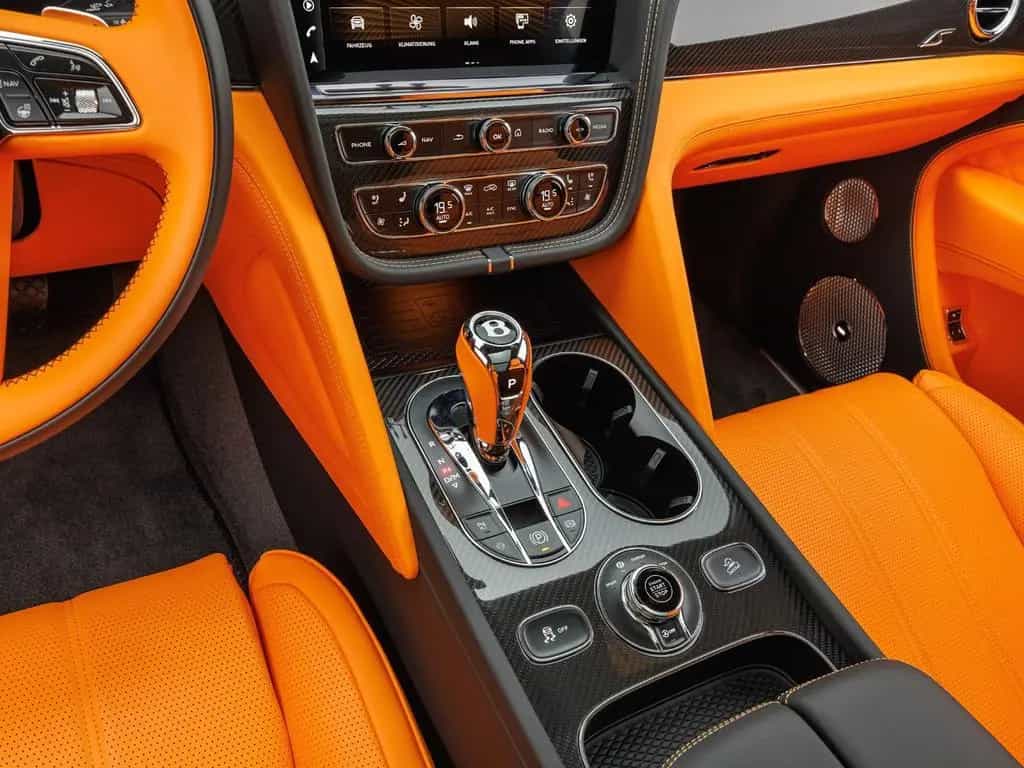 Bentley Bentayga S V8 / Mandarin - Lederfarbe 02/2024-photo-17
