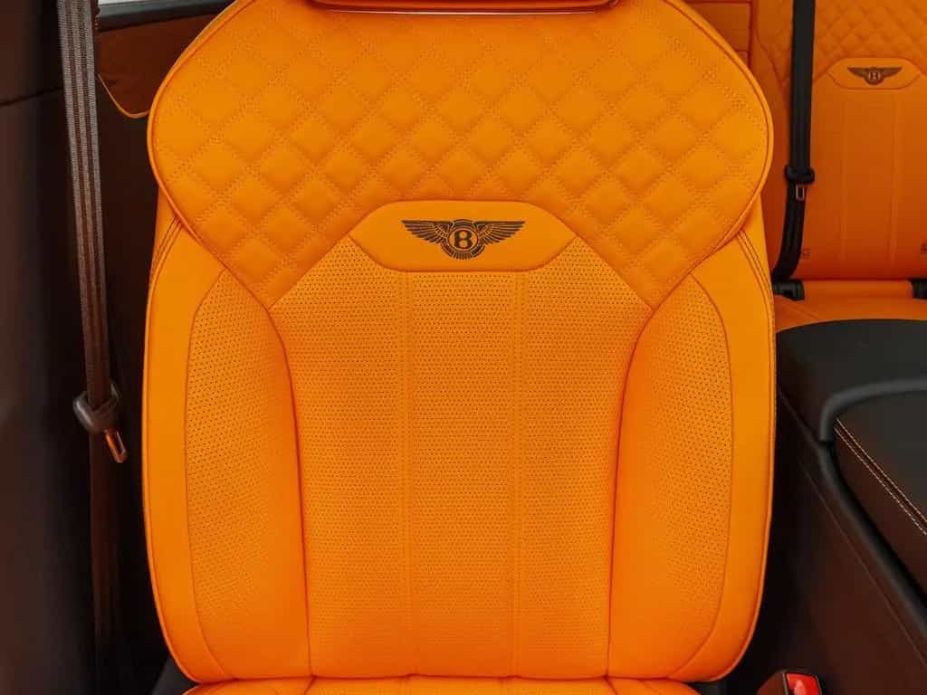Bentley Bentayga S V8 / Mandarin - Lederfarbe 02/2024-photo-23