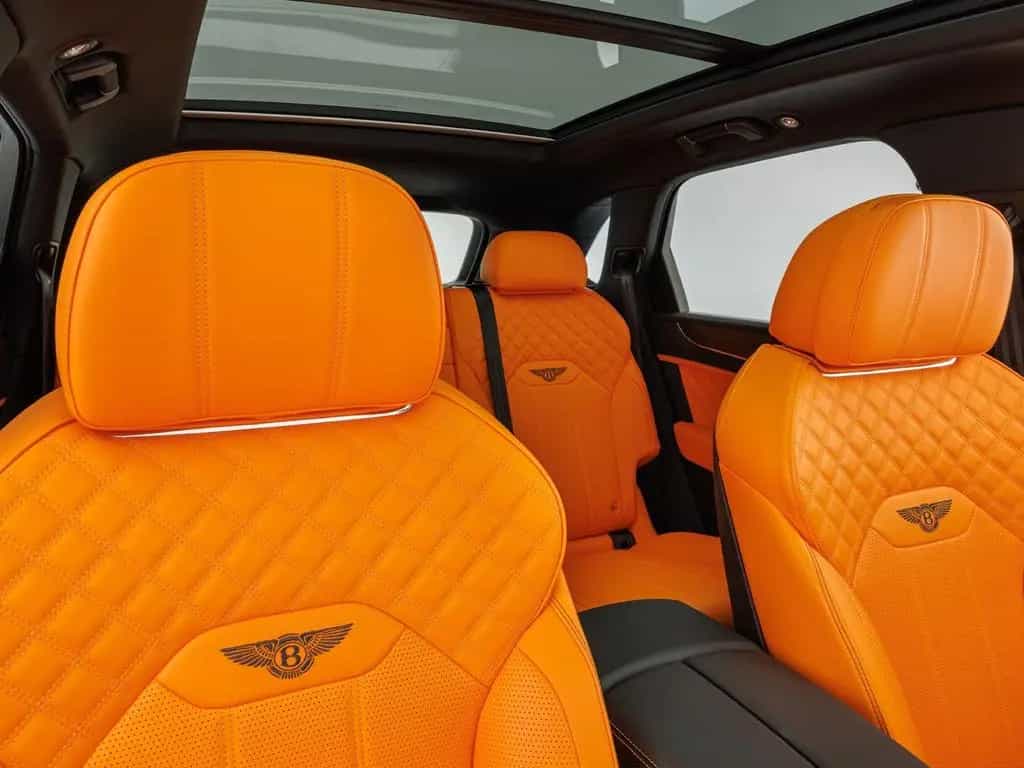Bentley Bentayga S V8 / Mandarin - Lederfarbe 02/2024-photo-24