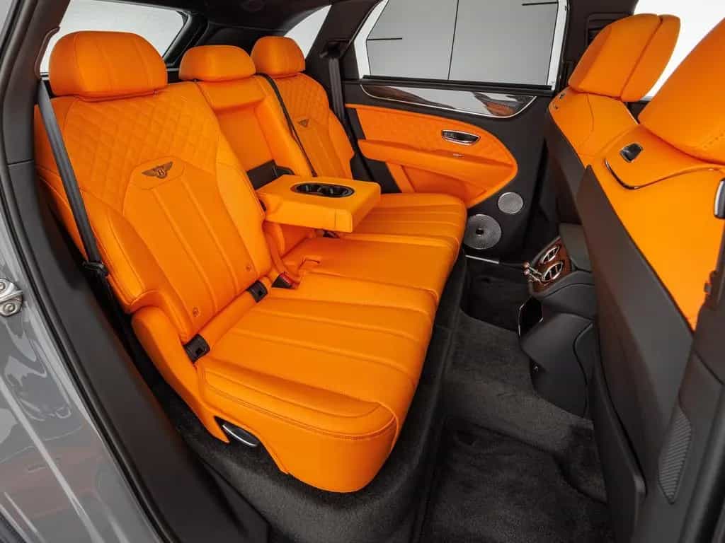 Bentley Bentayga S V8 / Mandarin - Lederfarbe 02/2024-photo-25