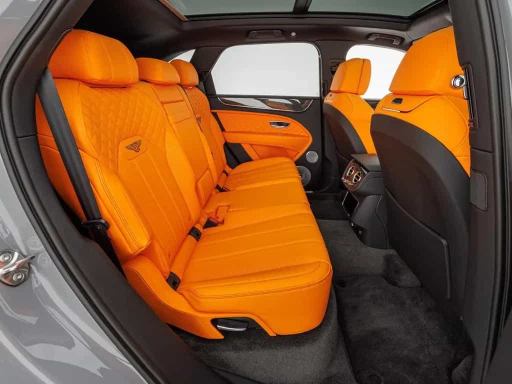 Bentley Bentayga S V8 / Mandarin - Lederfarbe 02/2024-photo-26
