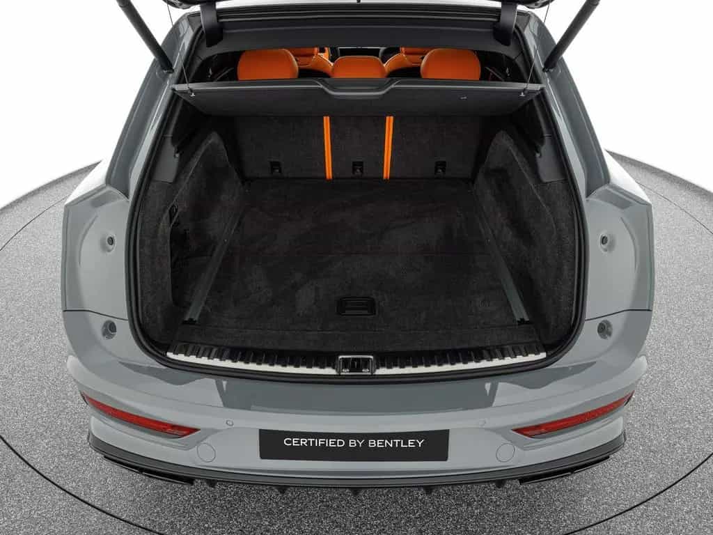 Bentley Bentayga S V8 / Mandarin - Lederfarbe 02/2024-photo-32