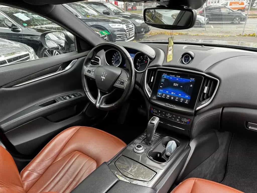 Maserati Ghibli 3.0 V6 350HP GranLusso VOLLEDER*20ZLL*NAV 07/2018-photo-21