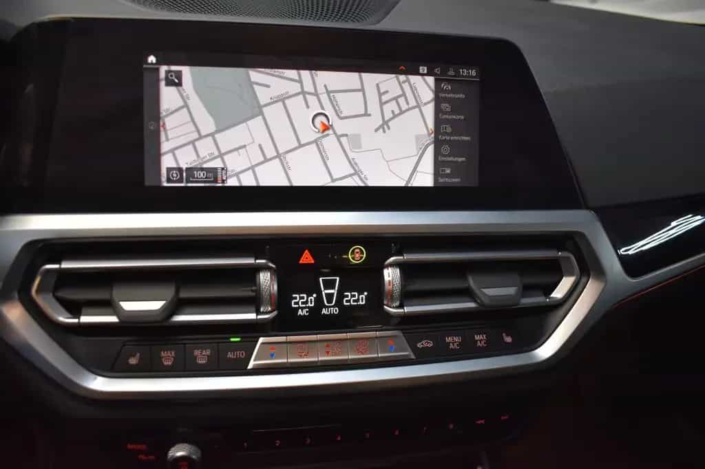 BMW 320 d Lim. Advantage*AMBIENTE*LED*SHZ*PDC*NAVI 02/2021-photo-2