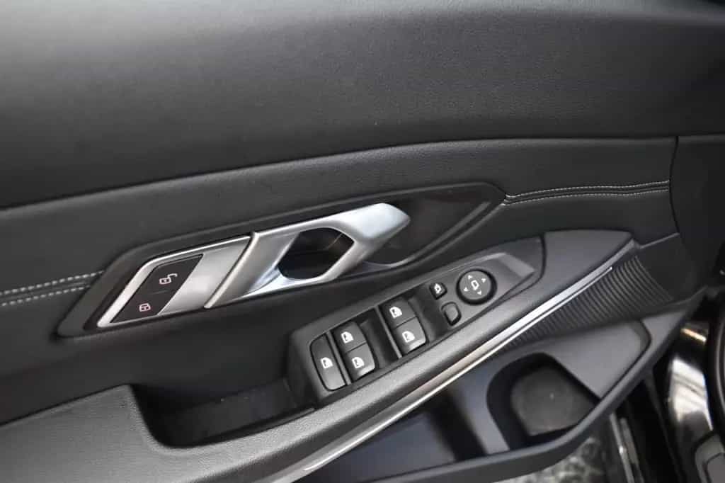 BMW 320 d Lim. Advantage*AMBIENTE*LED*SHZ*PDC*NAVI 02/2021-photo-3
