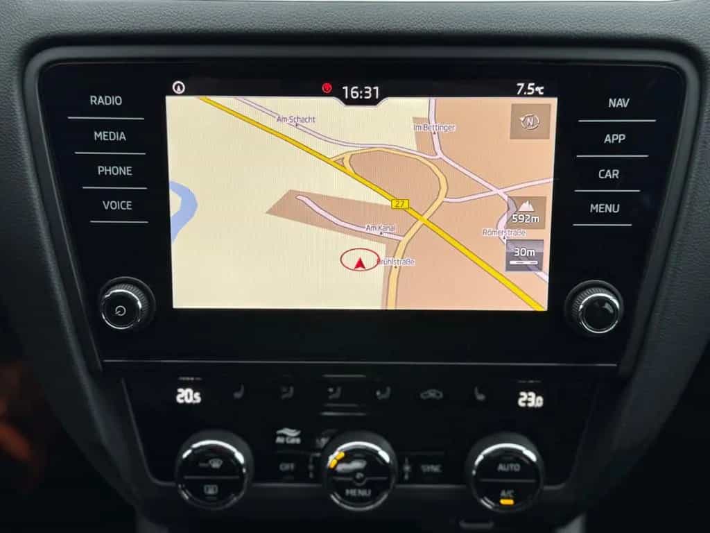 Skoda Octavia Combi Soleil | DSG| LED| NAVI| PDC| 11/2019-photo-23