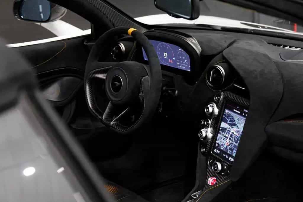 McLaren 765LT 4.0 V8 Spider | MSO Cirrus Grey | New Serv 02/2022-photo-2