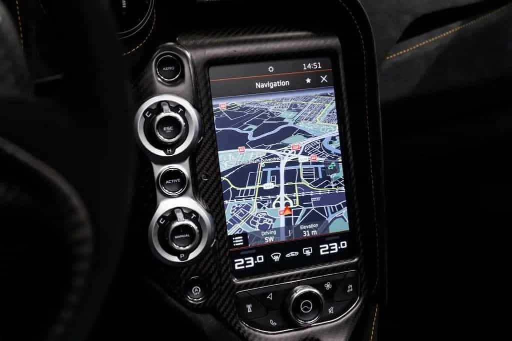 McLaren 765LT 4.0 V8 Spider | MSO Cirrus Grey | New Serv 02/2022-photo-3