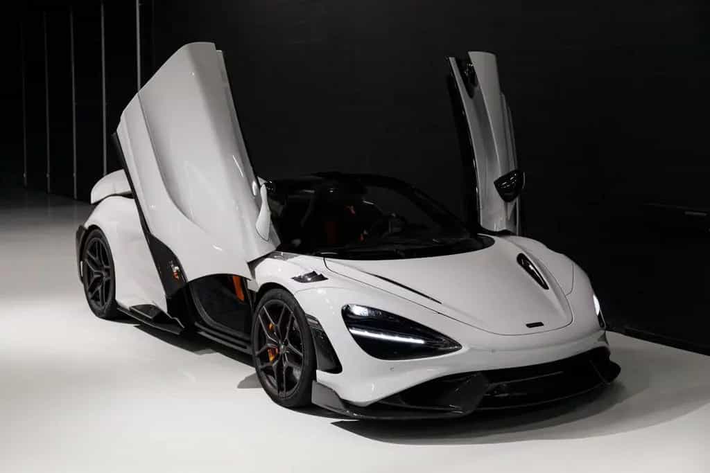 McLaren 765LT 4.0 V8 Spider | MSO Cirrus Grey | New Serv 02/2022-photo-4