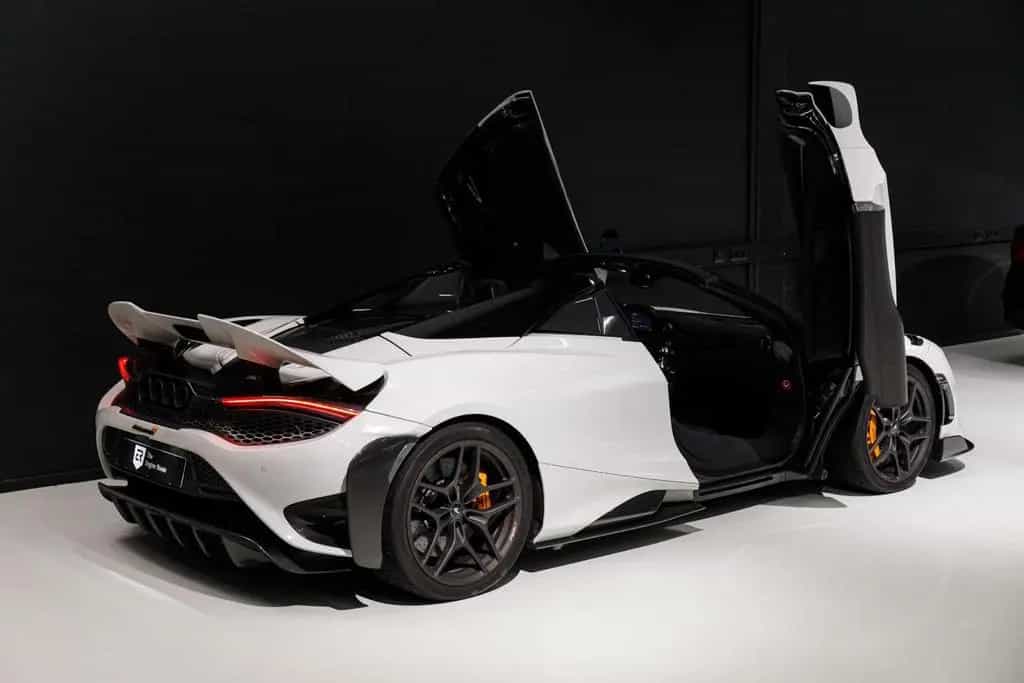 McLaren 765LT 4.0 V8 Spider | MSO Cirrus Grey | New Serv 02/2022-photo-7