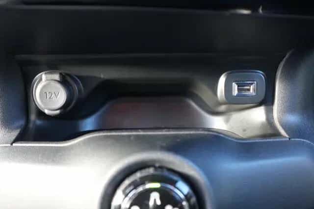 Citroën C4 CACTUS "Shine" / NAVI / RÜ-KAMERA / KD neu ! 12/2018-photo-15