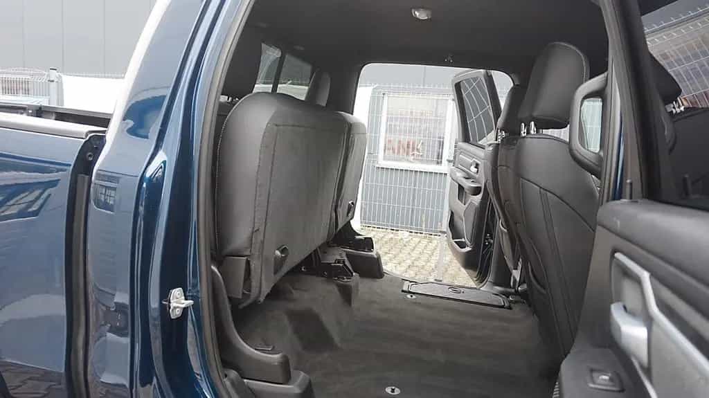 Dodge RAM 1500 HEMI 5.7l Crew-Cab*4x4*Navi*Alu20*AHK 07/2021-photo-11