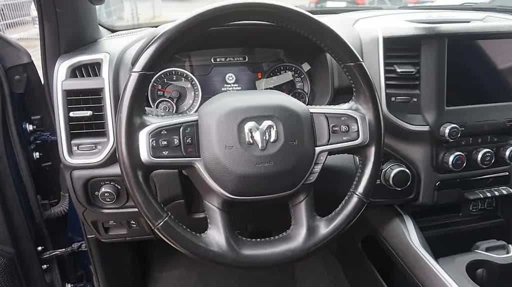 Dodge RAM 1500 HEMI 5.7l Crew-Cab*4x4*Navi*Alu20*AHK 07/2021-photo-16