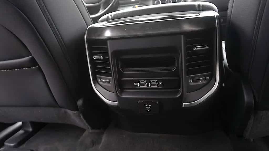 Dodge RAM 1500 HEMI 5.7l Crew-Cab*4x4*Navi*Alu20*AHK 07/2021-photo-17
