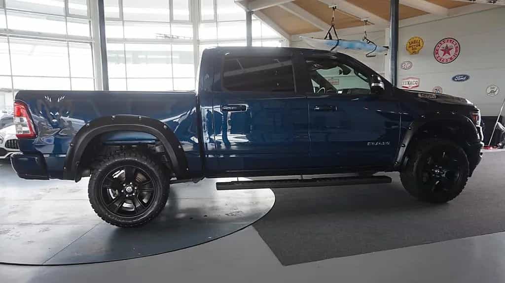 Dodge RAM 1500 HEMI 5.7l Crew-Cab*4x4*Navi*Alu20*AHK 07/2021-photo-2