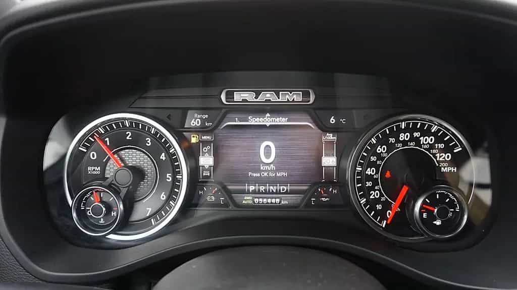 Dodge RAM 1500 HEMI 5.7l Crew-Cab*4x4*Navi*Alu20*AHK 07/2021-photo-25