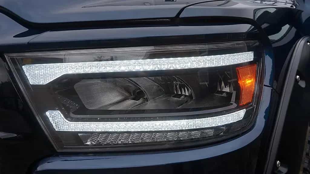 Dodge RAM 1500 HEMI 5.7l Crew-Cab*4x4*Navi*Alu20*AHK 07/2021-photo-33