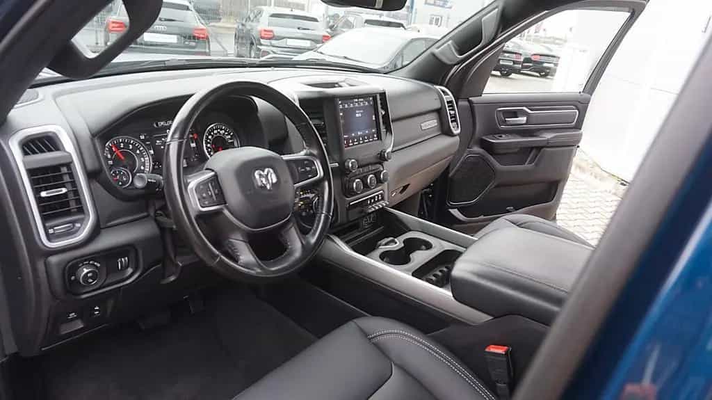 Dodge RAM 1500 HEMI 5.7l Crew-Cab*4x4*Navi*Alu20*AHK 07/2021-photo-8