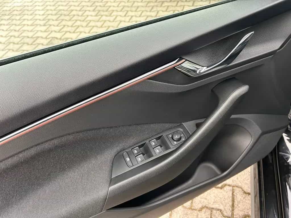 Skoda Kamiq FL DSG Top Selection 5JGarantie Kamera 04/2025-photo-12