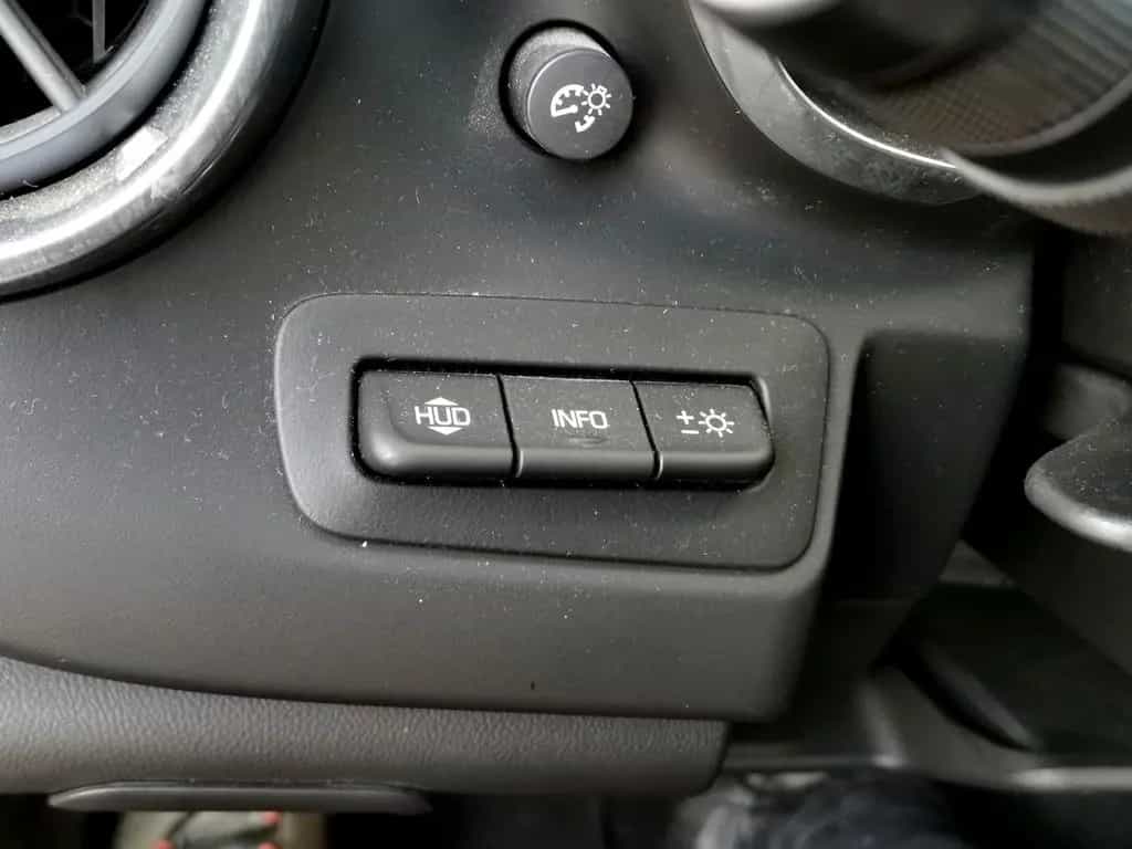 Chevrolet Camaro 6.2/V8 333KW* AT* BOSE*NAVI* HUD 06/2019-photo-16