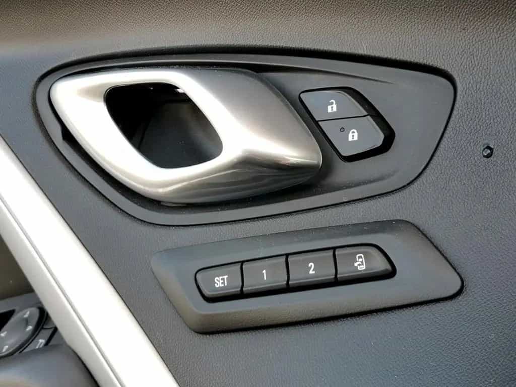 Chevrolet Camaro 6.2/V8 333KW* AT* BOSE*NAVI* HUD 06/2019-photo-19