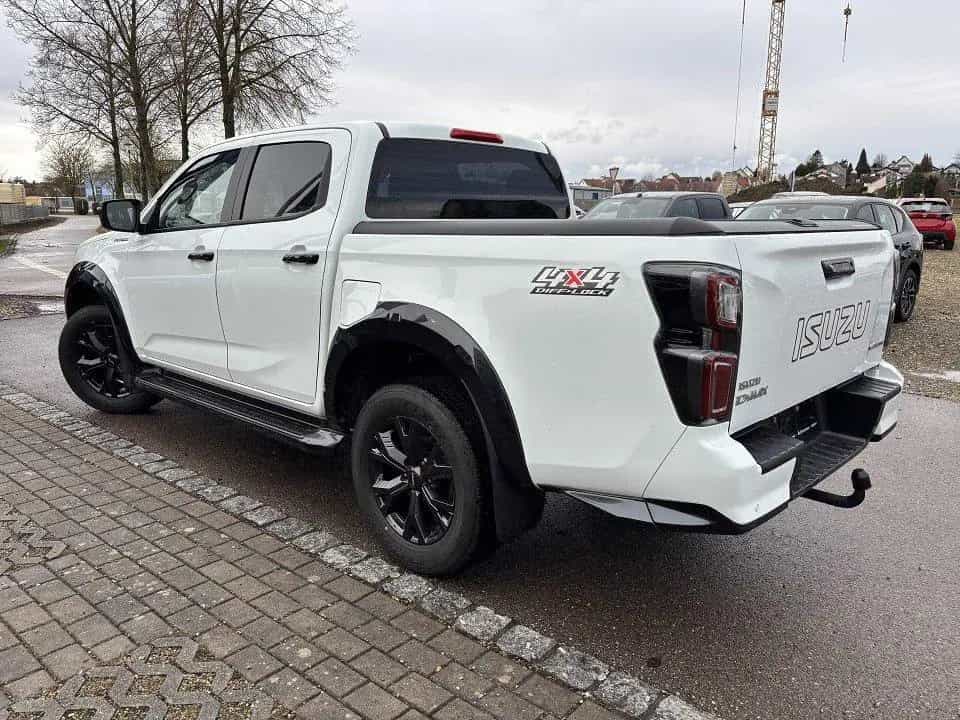 Isuzu D-Max Double Cab 4x4 V-Cross AHK Mountaintop 08/2024-photo-6