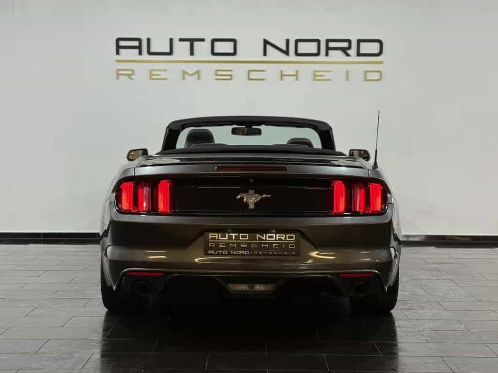 Ford Mustang Convertible Automatik*Leder*Kamera*19"* 12/2015-photo-4