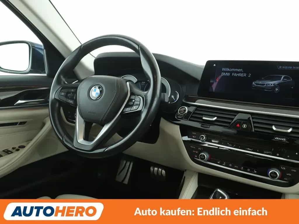 BMW 530 d Luxury Line Aut.*NAV*LED*HUD*TEMPO*CAM* 04/2017-photo-12