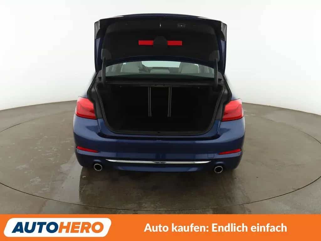 BMW 530 d Luxury Line Aut.*NAV*LED*HUD*TEMPO*CAM* 04/2017-photo-16