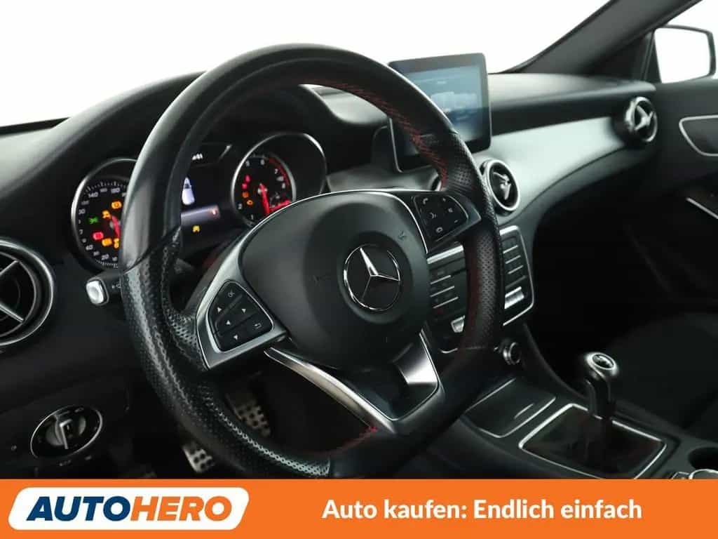 Mercedes-Benz GLA-Class GLA 180 AMG Line*NAVI*TEMPO*PDC* 03/2017-photo-10