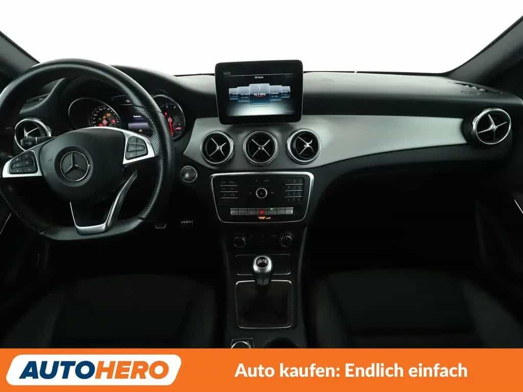 Mercedes-Benz GLA-Class GLA 180 AMG Line*NAVI*TEMPO*PDC* 03/2017-photo-11