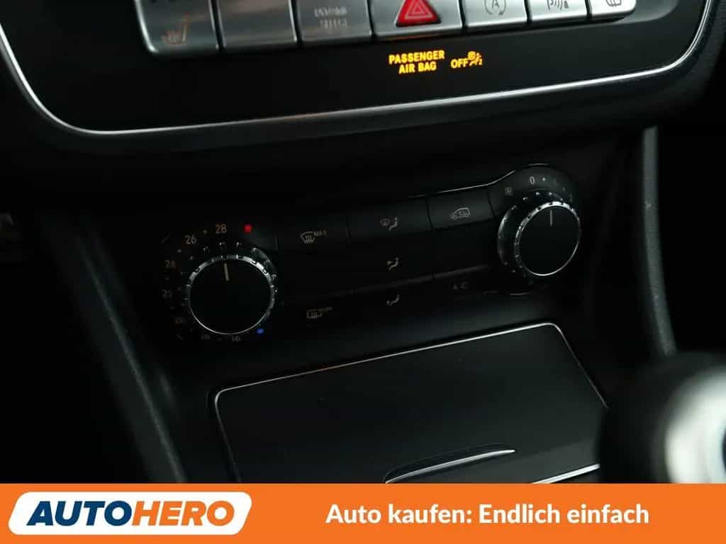 Mercedes-Benz GLA-Class GLA 180 AMG Line*NAVI*TEMPO*PDC* 03/2017-photo-22