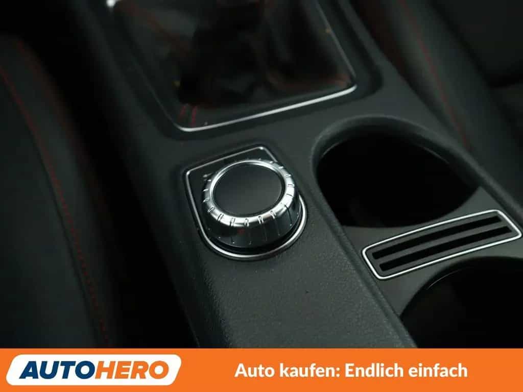 Mercedes-Benz GLA-Class GLA 180 AMG Line*NAVI*TEMPO*PDC* 03/2017-photo-24
