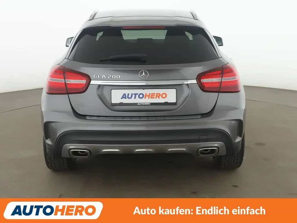 Mercedes-Benz GLA-Class 200 AMG Line Aut.*NAV*LED*TEMP*PDC*SHZ*KLIMA 04/2019-photo-4