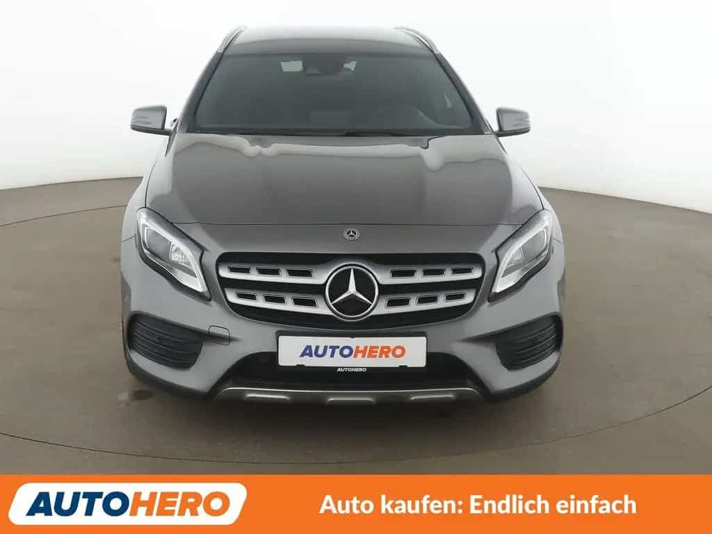 Mercedes-Benz GLA-Class 200 AMG Line Aut.*NAV*LED*TEMP*PDC*SHZ*KLIMA 04/2019-photo-8