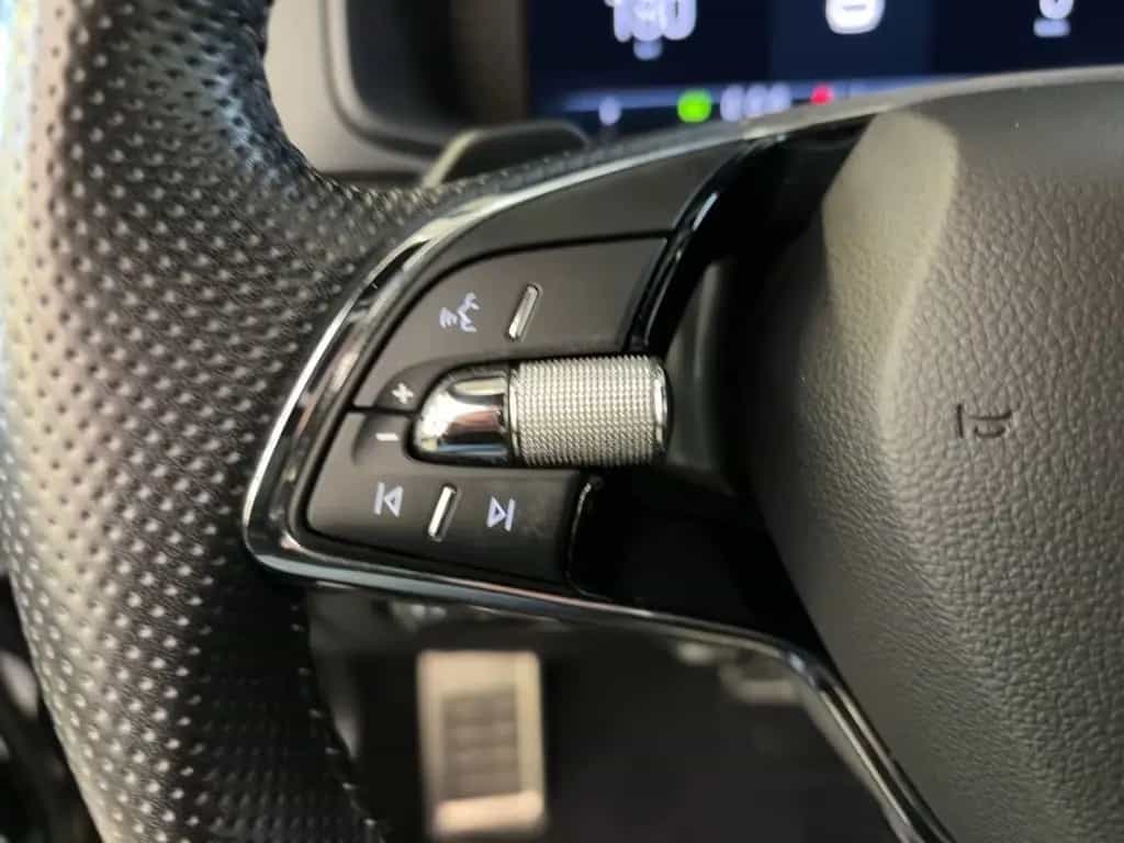 Skoda Karoq 2.0 TSI DSG 4M Sportline ACC Kamera Navi L 01/2022-photo-13