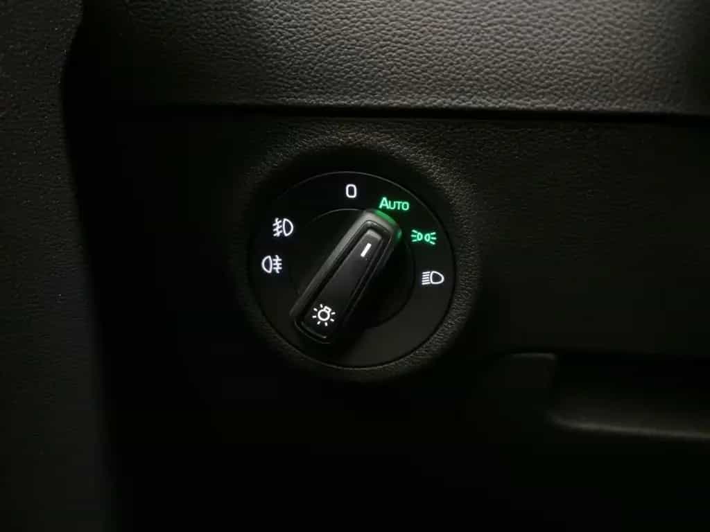 Skoda Karoq 2.0 TSI DSG 4M Sportline ACC Kamera Navi L 01/2022-photo-17
